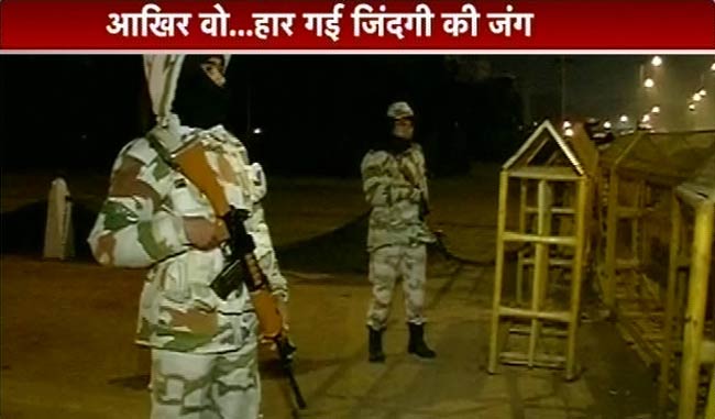 गैंगरेप पीड़िता की मौत के बाद दिल्ली छावनी में तब्दील