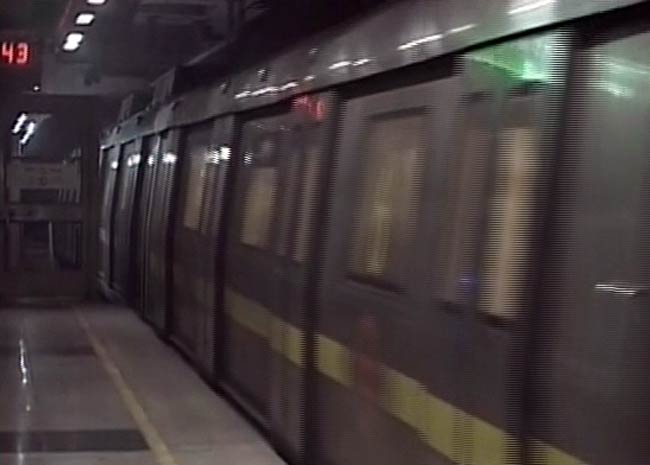 गैंगरेप पीड़िता की मौत के बाद दिल्ली छावनी में तब्दील