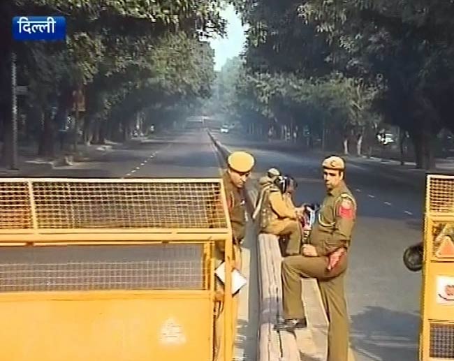 गैंगरेप पीड़िता की मौत के बाद दिल्ली छावनी में तब्दील