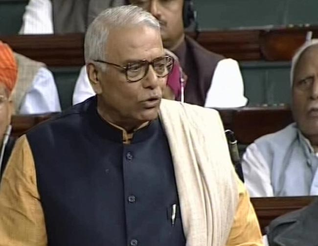 04 दिसंबर 2012: तस्वीरों में देखें दिनभर की बड़ी खबरें | पढ़ें