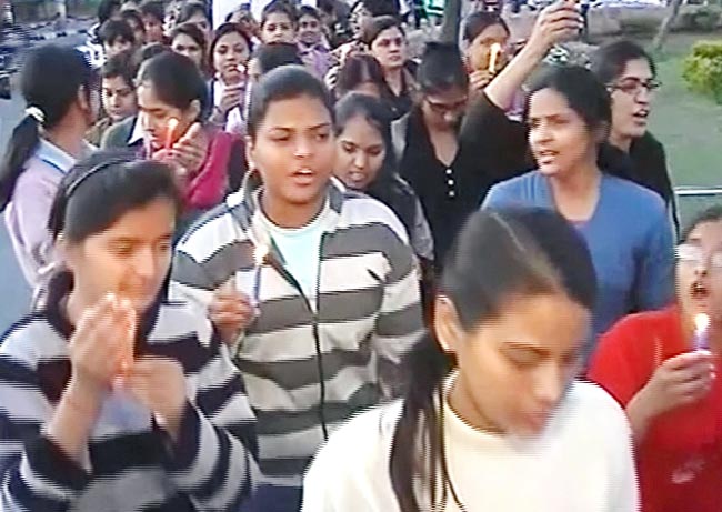 दिल्‍ली गैंगरेप को लेकर देशभर में आक्रोश