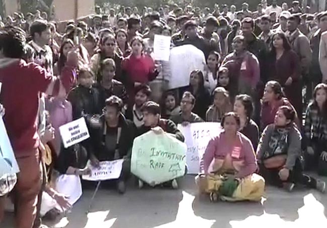 दिल्‍ली गैंगरेप को लेकर देशभर में आक्रोश