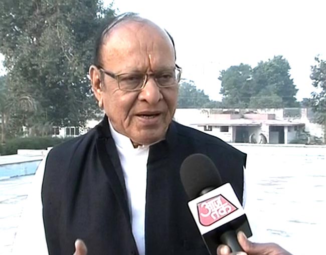 देखें गुजरात विधानसभा चुनाव के आखिरी दौर के मतदान की तस्वीरें