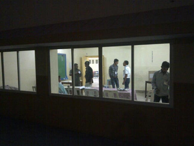 देखें गुजरात विधानसभा चुनाव के दौरान मतदान की तस्वीरें