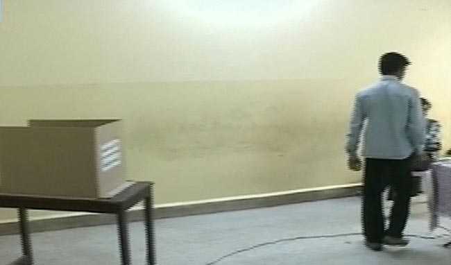 देखें गुजरात विधानसभा चुनाव के दौरान मतदान की तस्वीरें