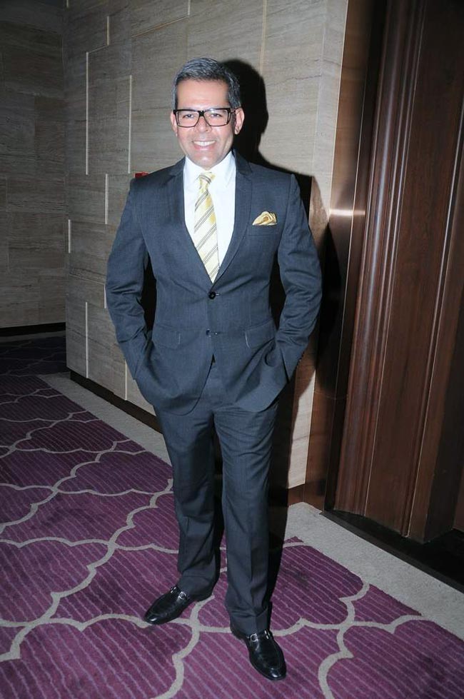 'हार्पर बाजार' के कवर पेज अनावरण पर पहुंचे सितारे | कवर पेज पर सितारे