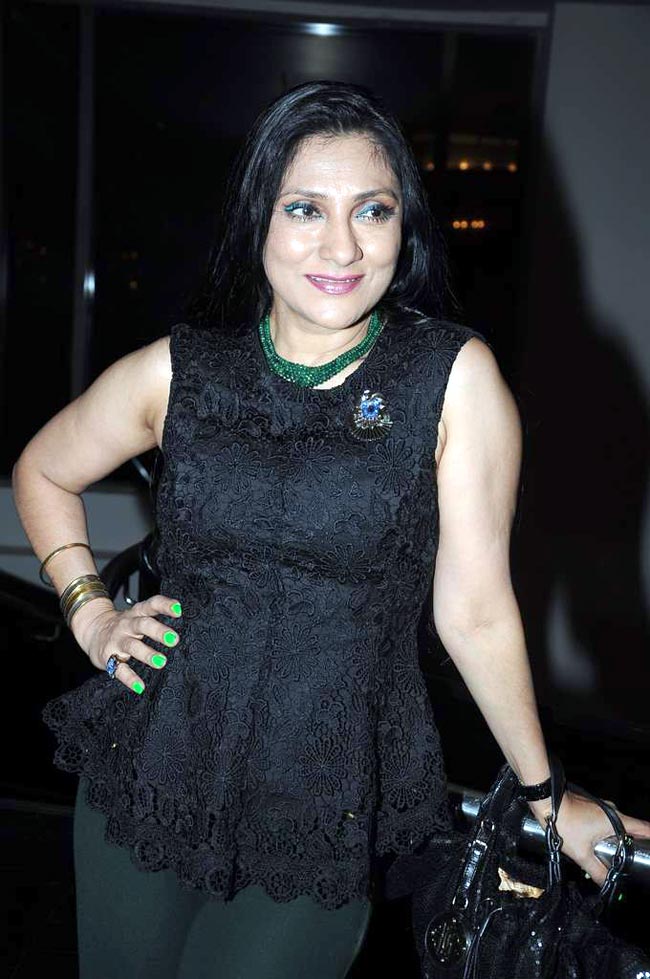 'हार्पर बाजार' के कवर पेज अनावरण पर पहुंचे सितारे | कवर पेज पर सितारे