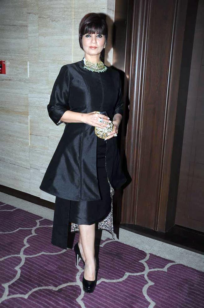 'हार्पर बाजार' के कवर पेज अनावरण पर पहुंचे सितारे | कवर पेज पर सितारे