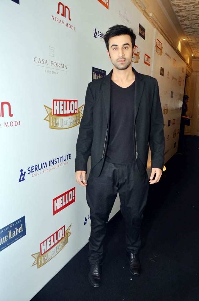 'Hello अवॉर्ड्स' में बॉलीवुड सितारों का जलवा | ग्लैमर का तड़का