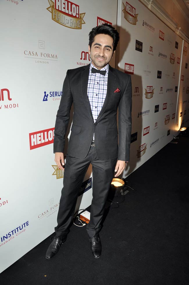 'Hello अवॉर्ड्स' में बॉलीवुड सितारों का जलवा | ग्लैमर का तड़का