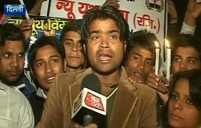 गैंगरेप के खिलाफ आक्रोश, देश मांग रहा इंसाफ