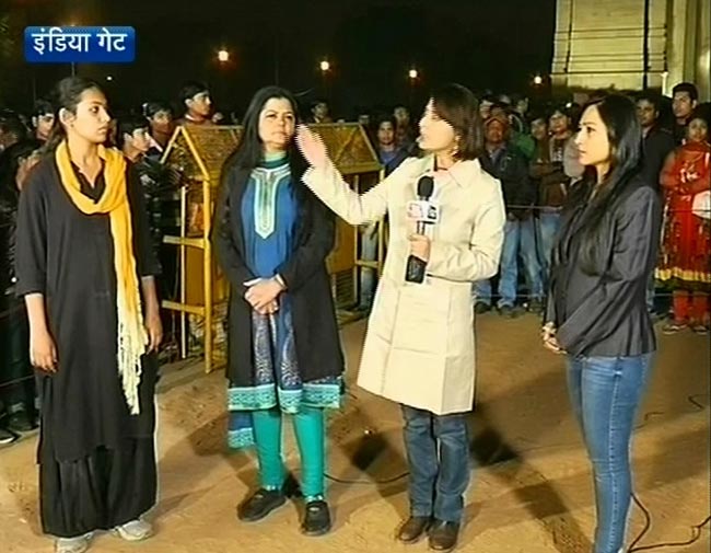 गैंगरेप के खिलाफ आक्रोश, देश मांग रहा इंसाफ