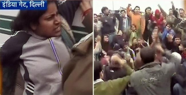 गैंगरेप: दिल्‍ली में धारा 144, प्रदर्शनकारियों को जबरन हटाया गया