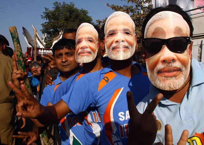 युवी के 'छक्कों' और डिंडा के 'झटकों' से जीता भारत | पढ़ें