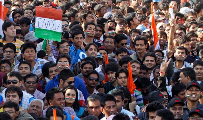 युवी के 'छक्कों' और डिंडा के 'झटकों' से जीता भारत | पढ़ें