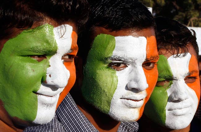 युवी के 'छक्कों' और डिंडा के 'झटकों' से जीता भारत | पढ़ें