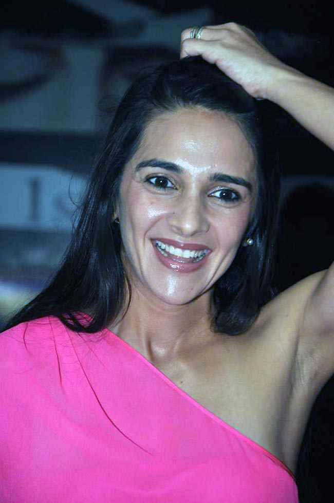 'खिलाड़ी-786' की स्‍क्रीनिंग पर सितारों का जलवा