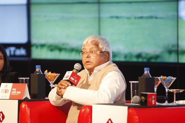 दिल्ली की सत्ता में होती है ताकत की पूजा