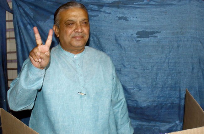 देखें गुजरात विधानसभा चुनाव के आखिरी दौर के मतदान की तस्वीरें