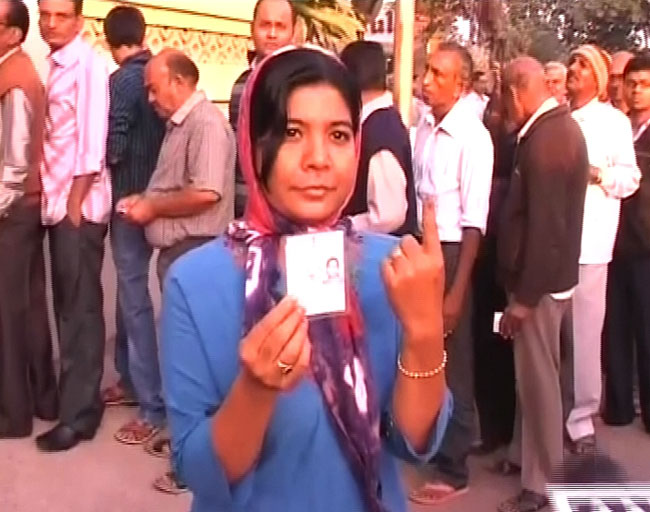 17 दिसंबर 2012: तस्वीरों में दिनभर की बड़ी खबरें