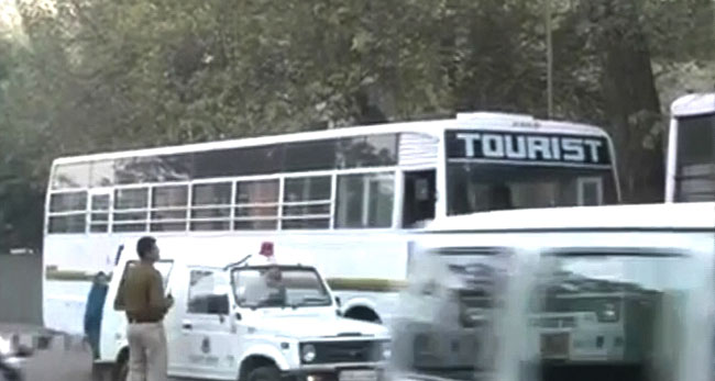 17 दिसंबर 2012: तस्वीरों में दिनभर की बड़ी खबरें