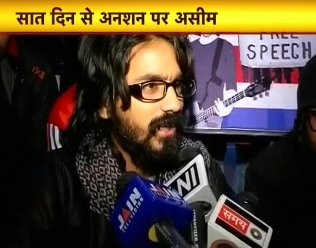 तस्वीरों में 14 दिसंबर 2012 की बड़ी खबरें | पढ़ें