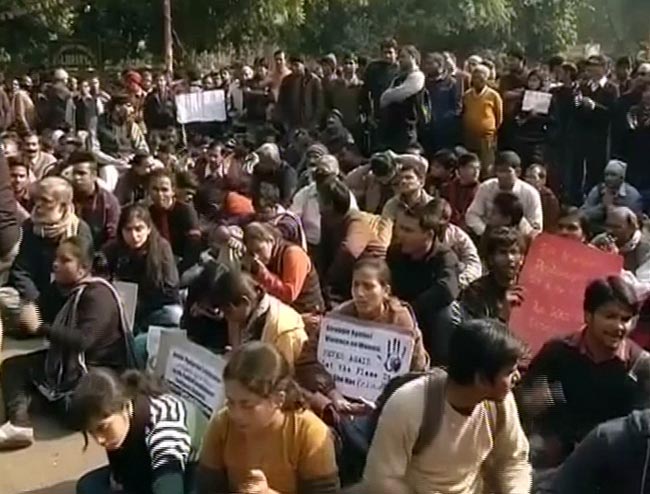 29 दिसंबर 2012: तस्वीरों में दिनभर की बड़ी खबरें