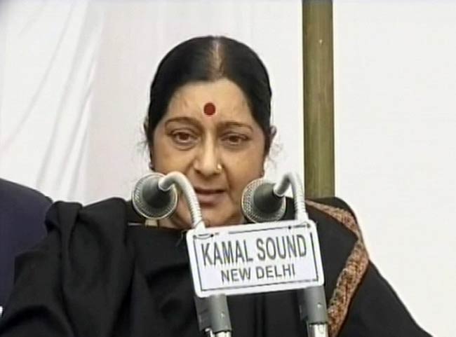 31 दिसंबर 2012: तस्वीरों में दिनभर की बड़ी खबरें