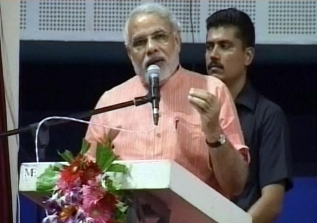 तस्‍वीरों में देखें 10 दिसंबर 2012 की अहम खबरें