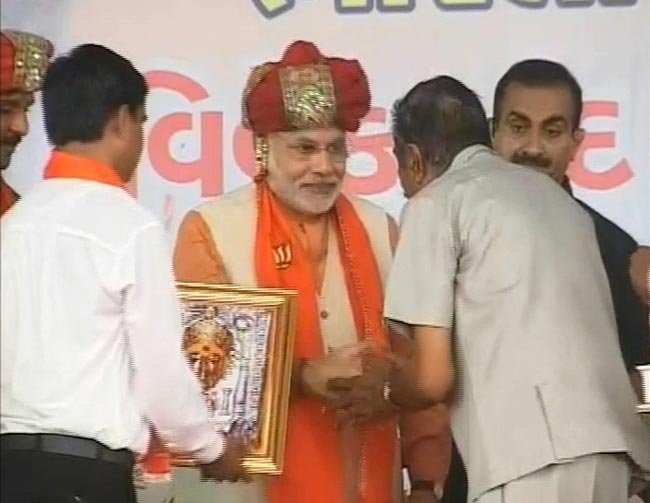 तस्वीरों में 08 दिसंबर 2012 की बड़ी खबरें | पढ़ें