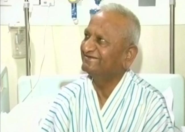 तस्वीरों में 08 दिसंबर 2012 की बड़ी खबरें | पढ़ें