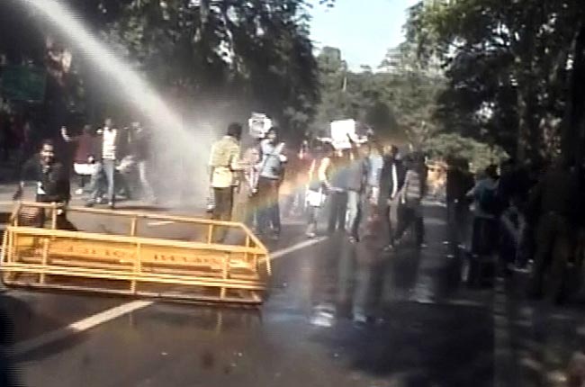 19 दिसंबर 2012: तस्वीरों में दिनभर की बड़ी खबरें