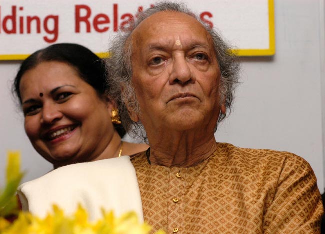 नहीं रहे सितार वादक पंडित रविशंकर | निधन पर प्रतिक्रिया