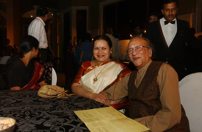 नहीं रहे सितार वादक पंडित रविशंकर | निधन पर प्रतिक्रिया