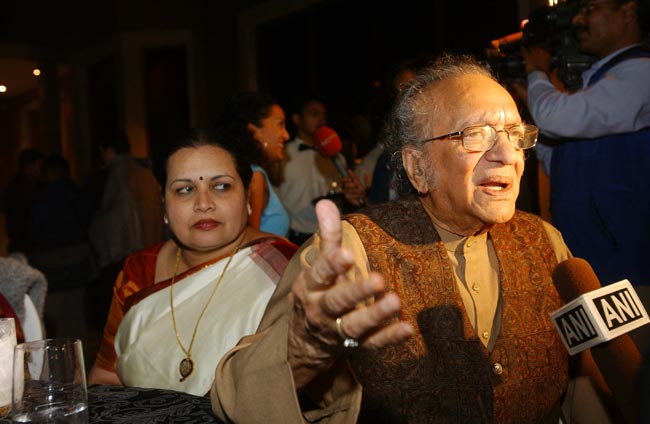 नहीं रहे सितार वादक पंडित रविशंकर | निधन पर प्रतिक्रिया