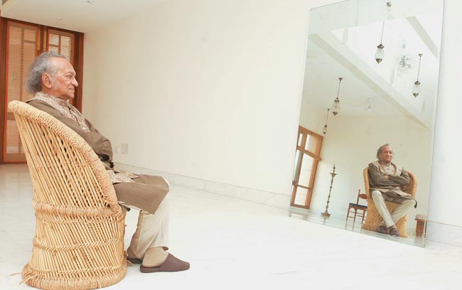 नहीं रहे सितार वादक पंडित रविशंकर | निधन पर प्रतिक्रिया