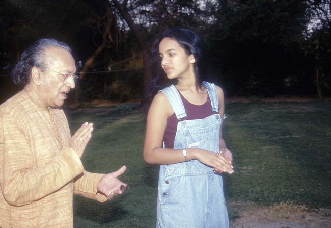 नहीं रहे सितार वादक पंडित रविशंकर | निधन पर प्रतिक्रिया