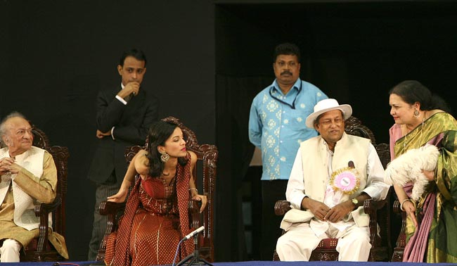 नहीं रहे सितार वादक पंडित रविशंकर | निधन पर प्रतिक्रिया