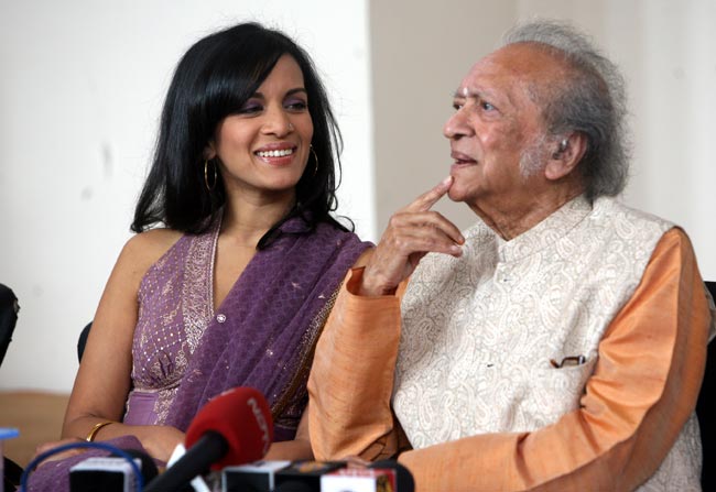 नहीं रहे सितार वादक पंडित रविशंकर | निधन पर प्रतिक्रिया