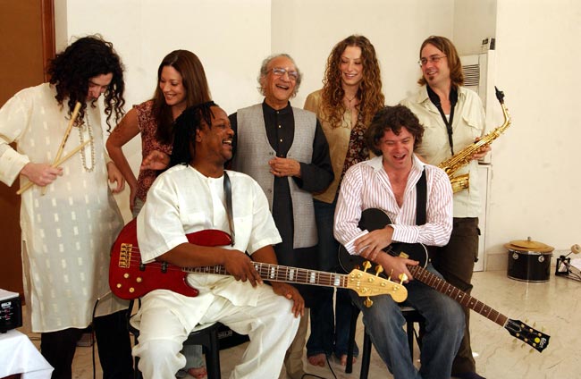 नहीं रहे सितार वादक पंडित रविशंकर | निधन पर प्रतिक्रिया