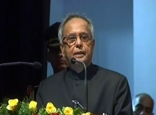 गैंगरेप पीड़िता की मौत पर देशभर में शोक की लहर | पढ़ें