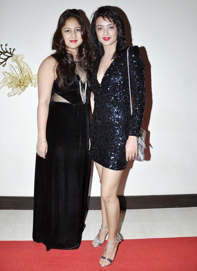 प्‍लेब्‍वॉय की पार्टी में बॉलीवुड सितारे...  | हॉट लियोन