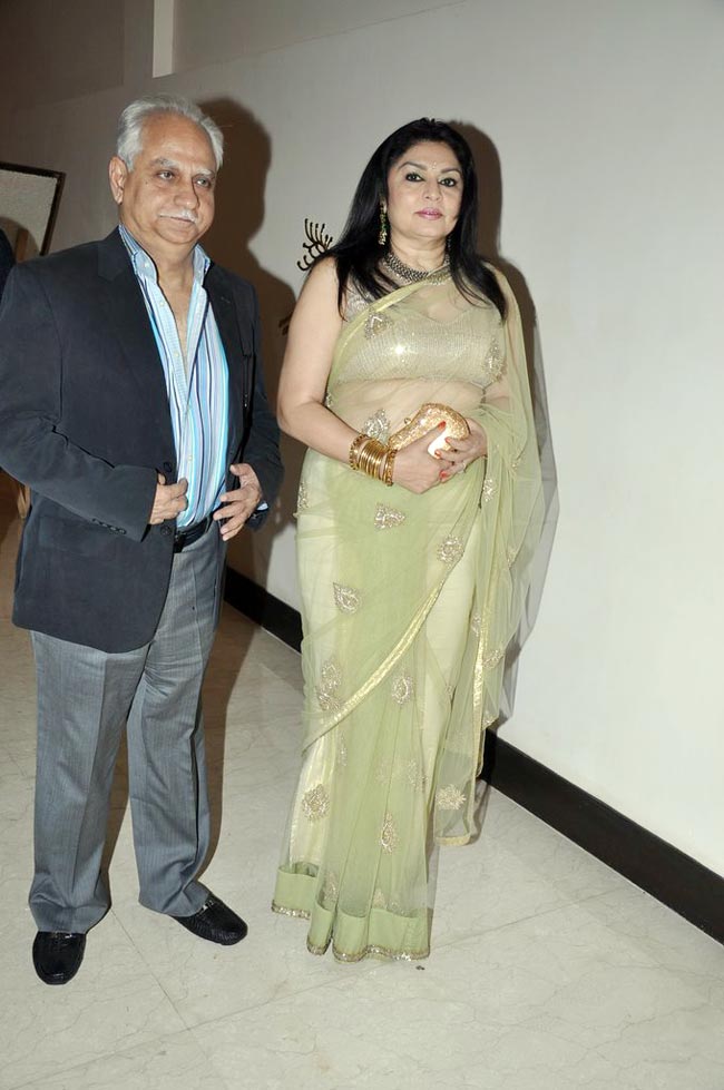 प्‍लेब्‍वॉय की पार्टी में बॉलीवुड सितारे...  | हॉट लियोन