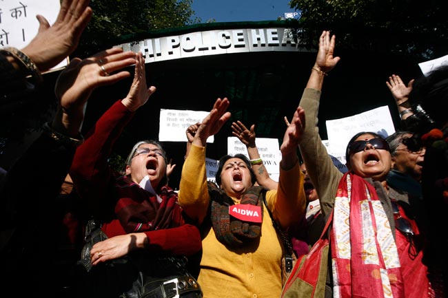 दिल्ली गैंगरेप के खिलाफ देशभर में विरोध-प्रदर्शन