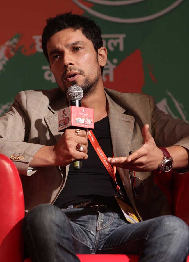 आजतक एजेंडा 2012: तस्वीरों में देखें कैसा रहा पहला दिन...