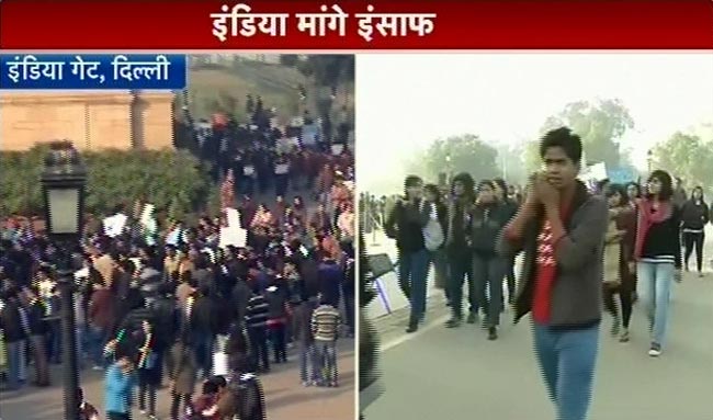 गैंगरेप: प्रदर्शनकारियों पर पुलिस ने भांजी लाठियां