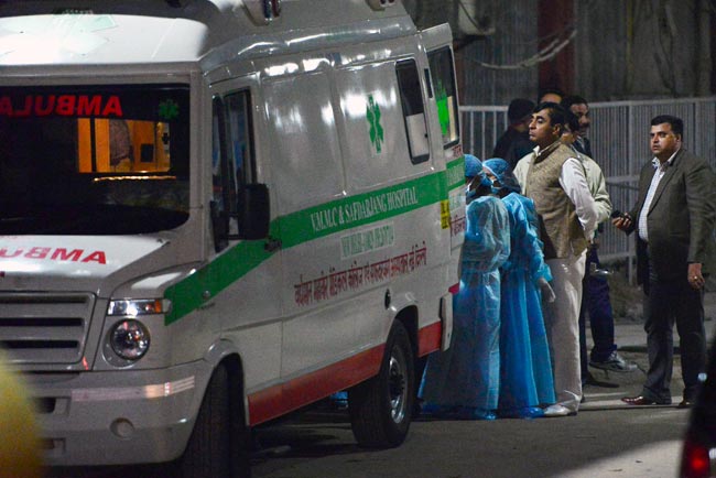 सिंगापुर में गैंगरेप पीड़िता की हालत गंभीर, विरोध-प्रदर्शन जारी