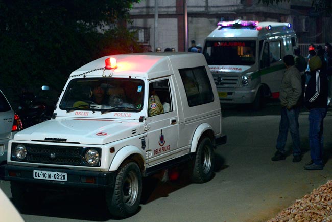 सिंगापुर में गैंगरेप पीड़िता की हालत गंभीर, विरोध-प्रदर्शन जारी