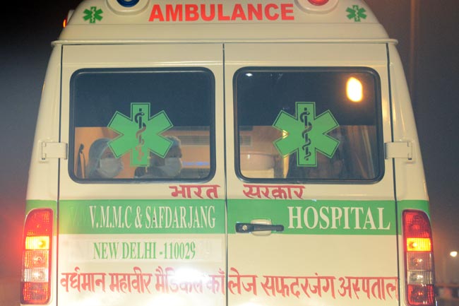 सिंगापुर में गैंगरेप पीड़िता की हालत गंभीर, विरोध-प्रदर्शन जारी