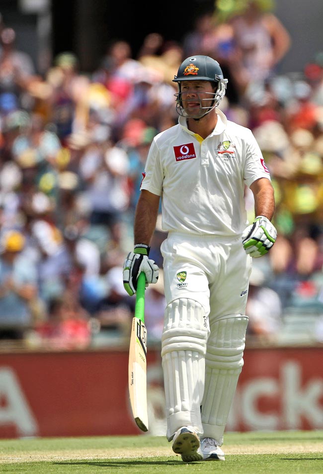 2012 में क्रिकेटः संन्यास और रिकॉर्डों का साल